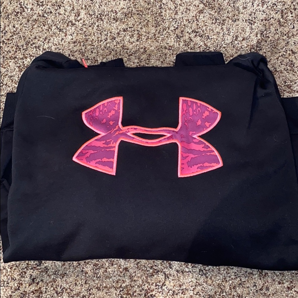 Under armour sweatshirt